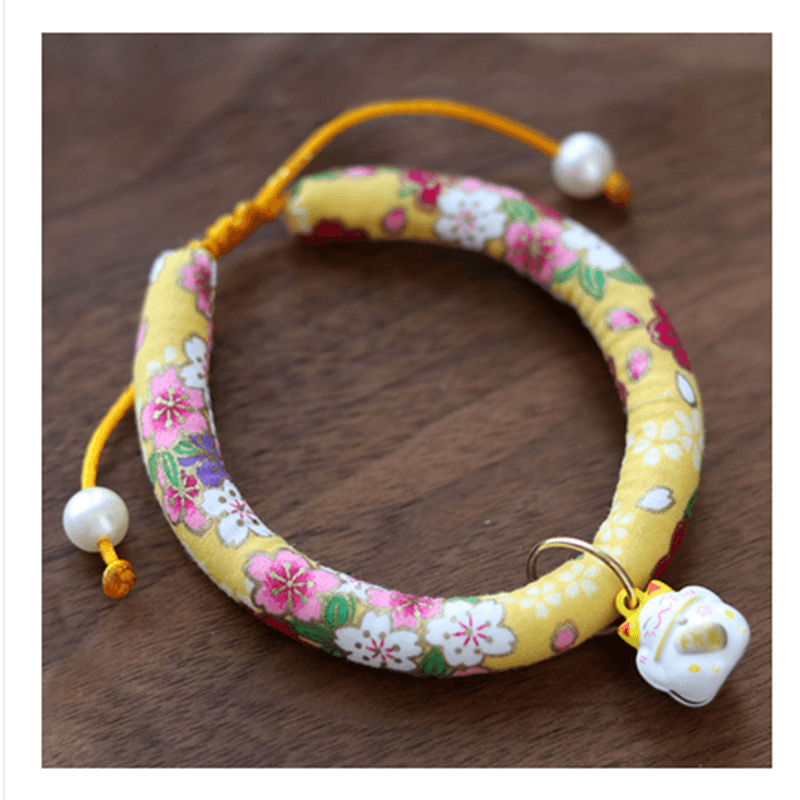 Pearlescent Pet Charm Collar