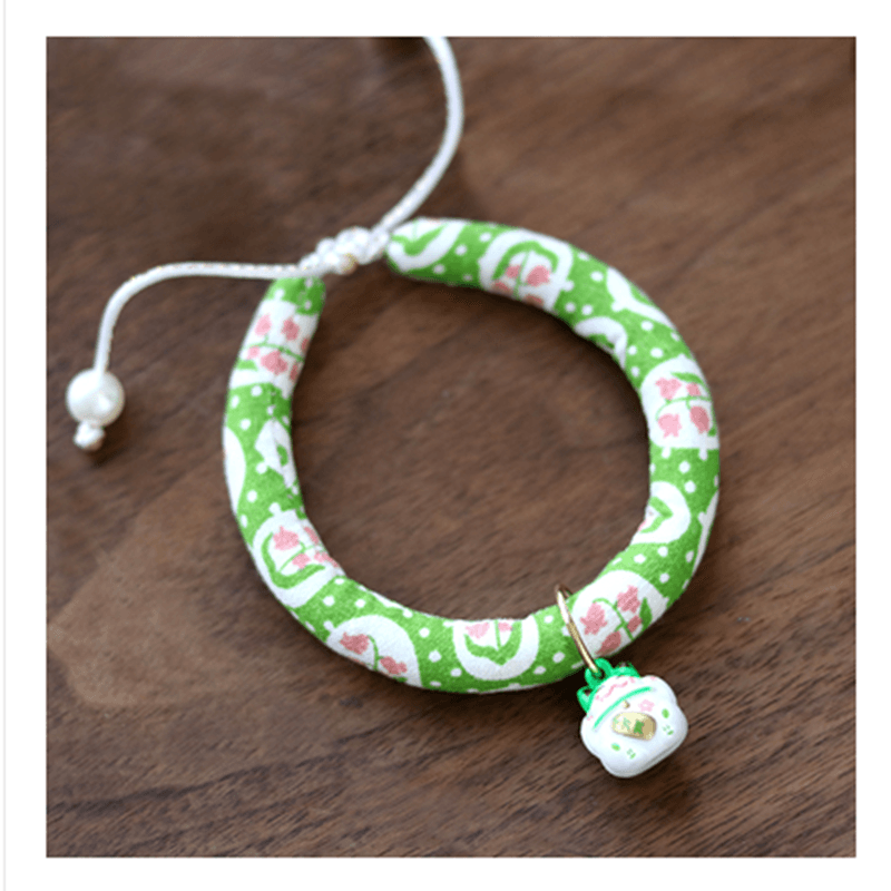 Pearlescent Pet Charm Collar