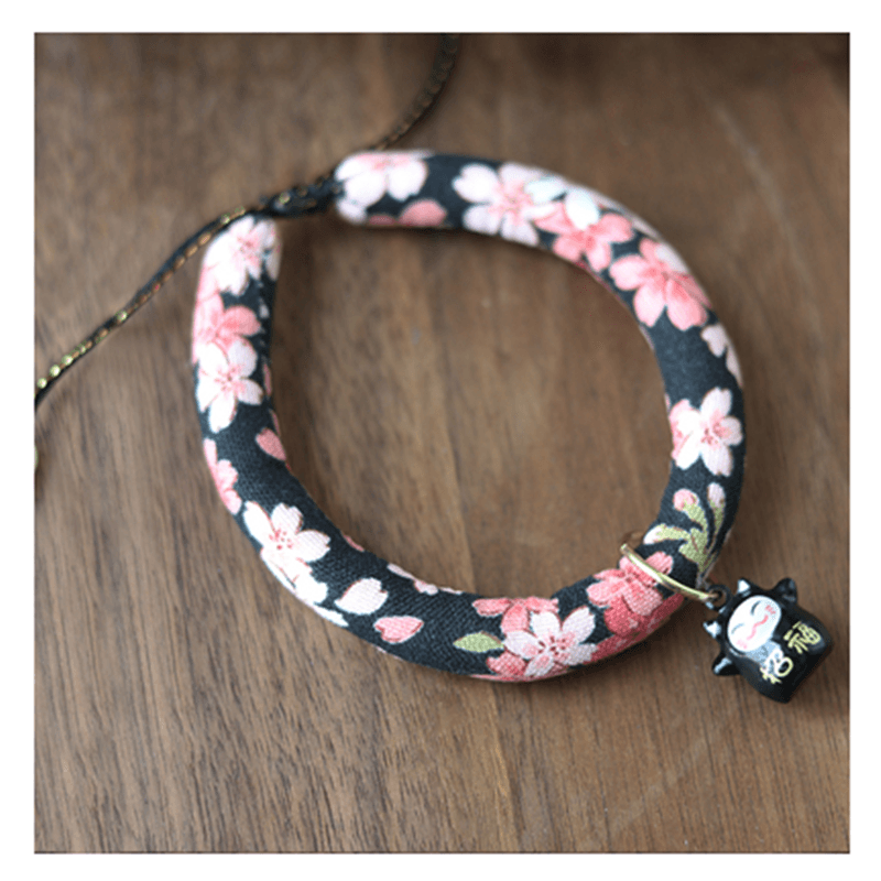 Pearlescent Pet Charm Collar